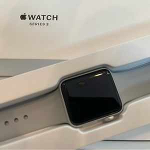 Apple Watch Series 3, 38mm, Silver